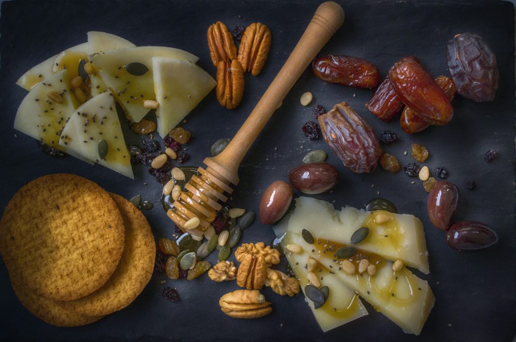 Guide to Perfect Jamón Ibérico Wine Pairing | The Best Wines and Sides for Spanish Ham 10 cheese olives nuts jamon